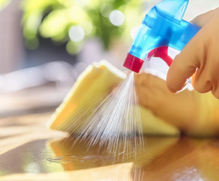 czyszczenie detergentem powierzchni